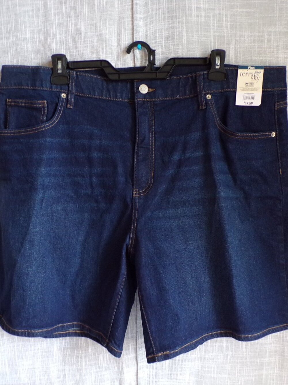 NWT Terra & Sky Women's 24W Bermuda Shorts in Dark Wash